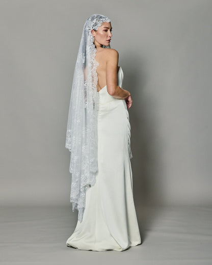 TERESA SPANISH LACE MANTILLA
