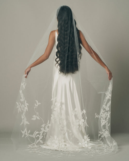 TERRA EMBROIDERY FLORAL VEIL BACK