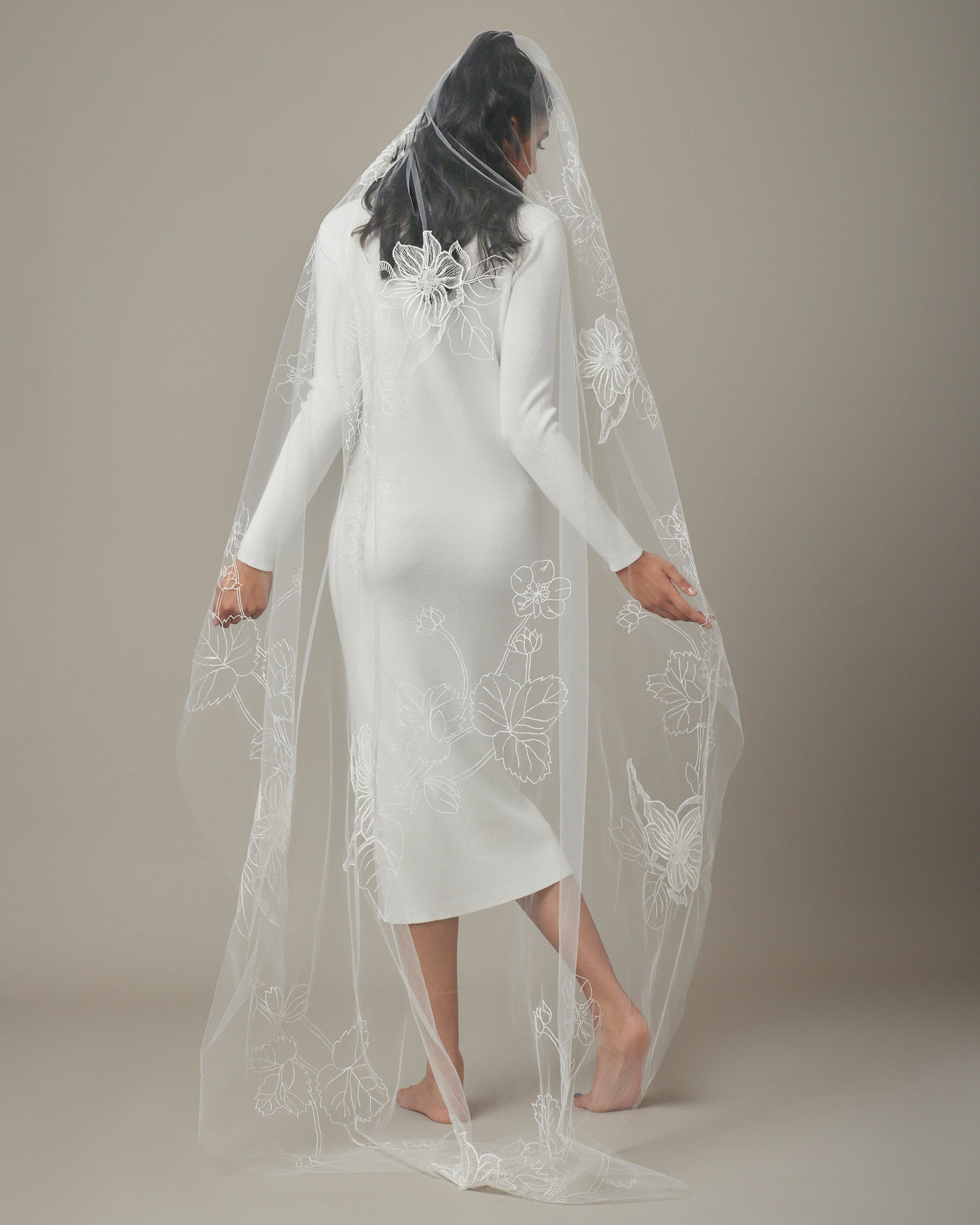 VALENTINA BACK EMBROIDERY VEIL